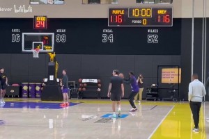 命中率還行？詹姆斯從湖人發(fā)展聯(lián)盟回歸主隊訓練！猛練定點(diǎn)三分！