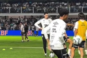 小羅比尼奧這球感！真不愧是單車(chē)少年的兒子