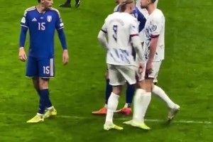 你再摸一下試試??！哈蘭德被揪小辮子后怒指對手