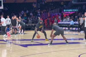 終于要復出了！詹姆斯賽前熱身訓練，將迎來(lái)第23個(gè)賽季首秀！