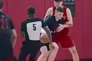 太猛了！此前中國男籃和開(kāi)拓者內部賽，克林根和楊瀚森直接對位！